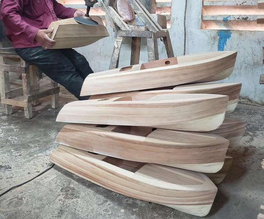 This images includes how to build the speedboat such as riva aquarama riva rama