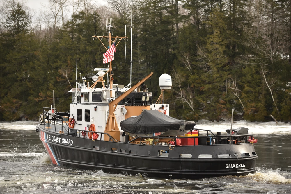 USCGC Shackle (WYTL-65609) L91cm Ship Model