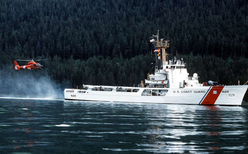 USCGC Resolute WMEC-620 L76cm Ship Model