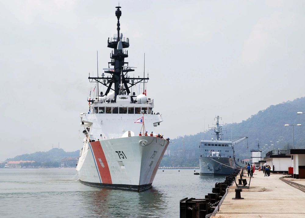 USCGC Waesche WMSL-751 L91cm Ship Model