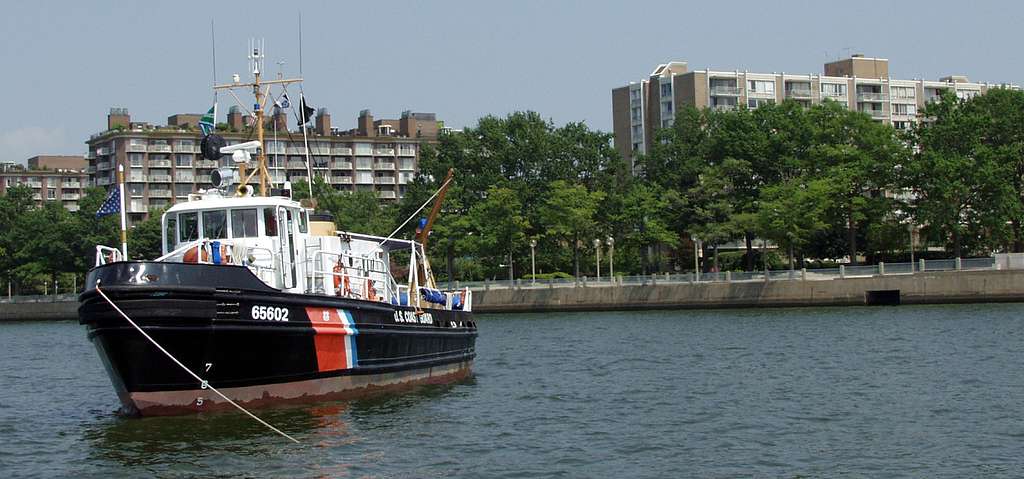 USCGC Chock (WYTL-65602) L91cm Ship Model
