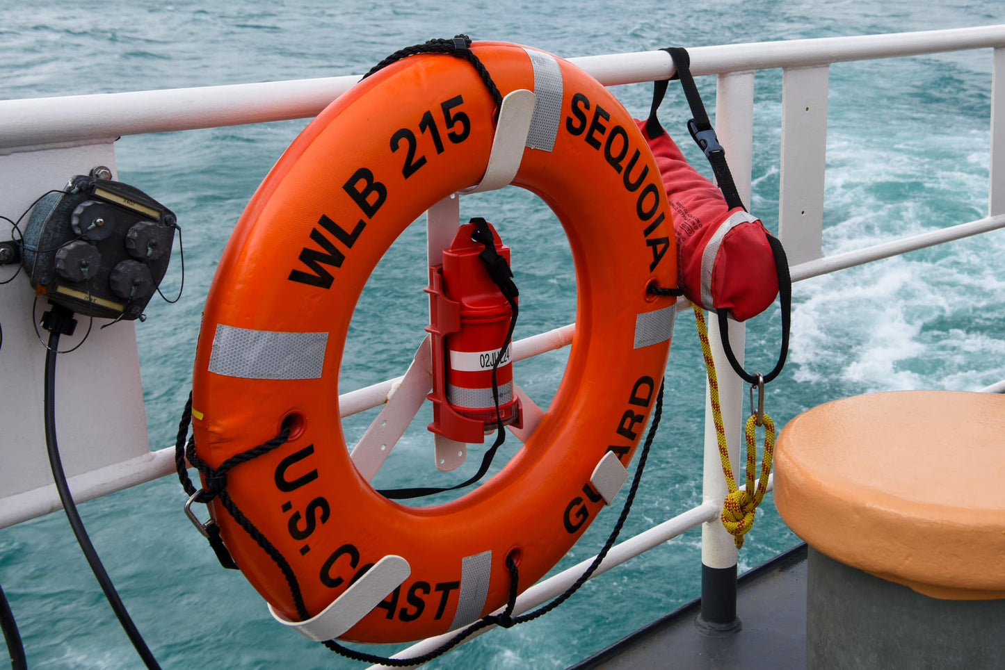USCGC Sequoia (WLB-215) L91cm Ship Model