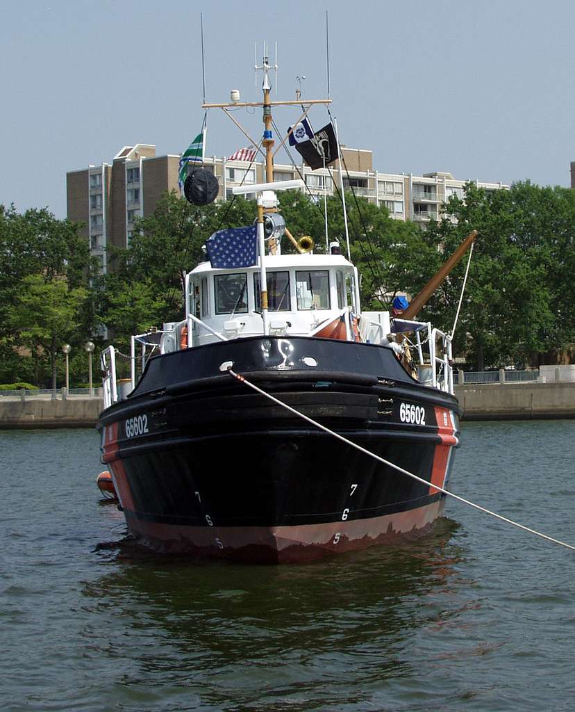 USCGC Chock (WYTL-65602) L76cm Ship Model