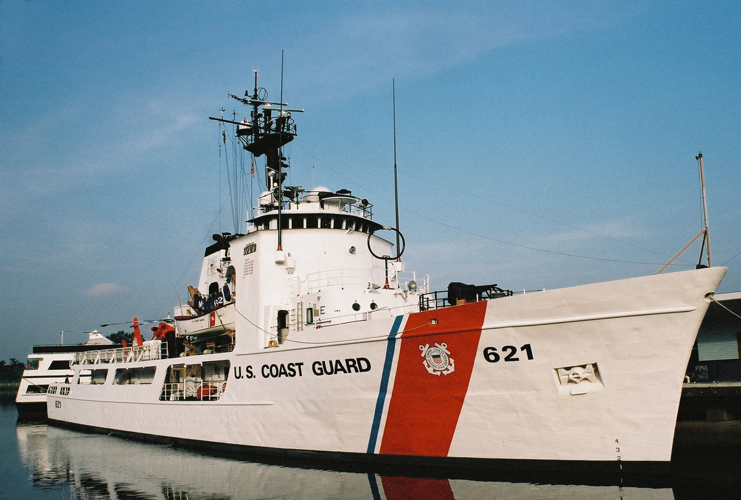 USCGC Valiant WMEC-621 L76cm Ship Model