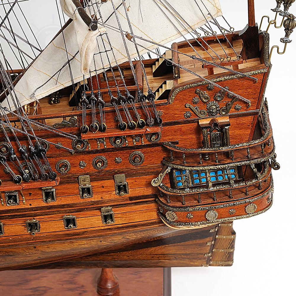 SAN FELIPE LARGE WITH TABLE TOP DISPLAY CASE | High-quality | Fully Assembled Wooden Ship Models For Wholesale