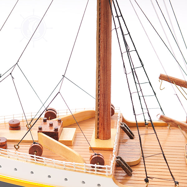 TITANIC CRUISE SHIP MODEL PAINTED LARGE| High-quality Cruiser| Fully Assembled Wooden Model Ship