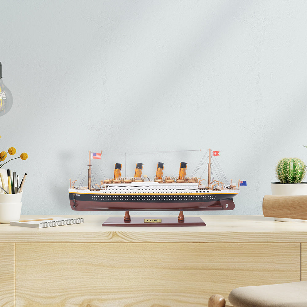 TITANIC CRUISE SHIP MODEL PAINTED SMALL| High-quality Cruiser| Fully Assembled Wooden Model Ship For Wholesale