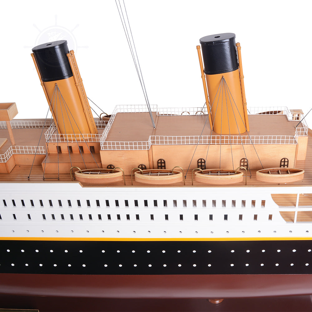 Titanic Painted XXL Exclusive Edition Cruiseship Model
