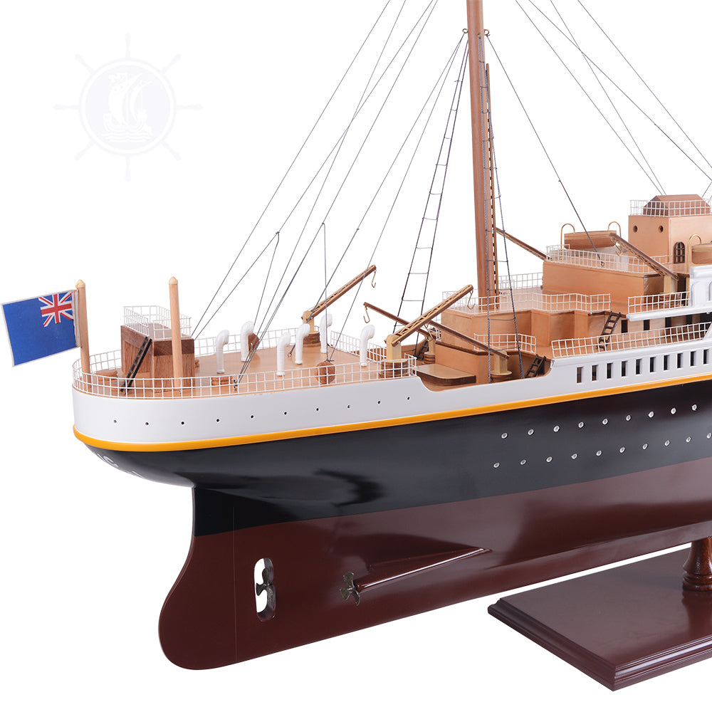 Titanic Painted XXL Exclusive Edition Cruiseship Model