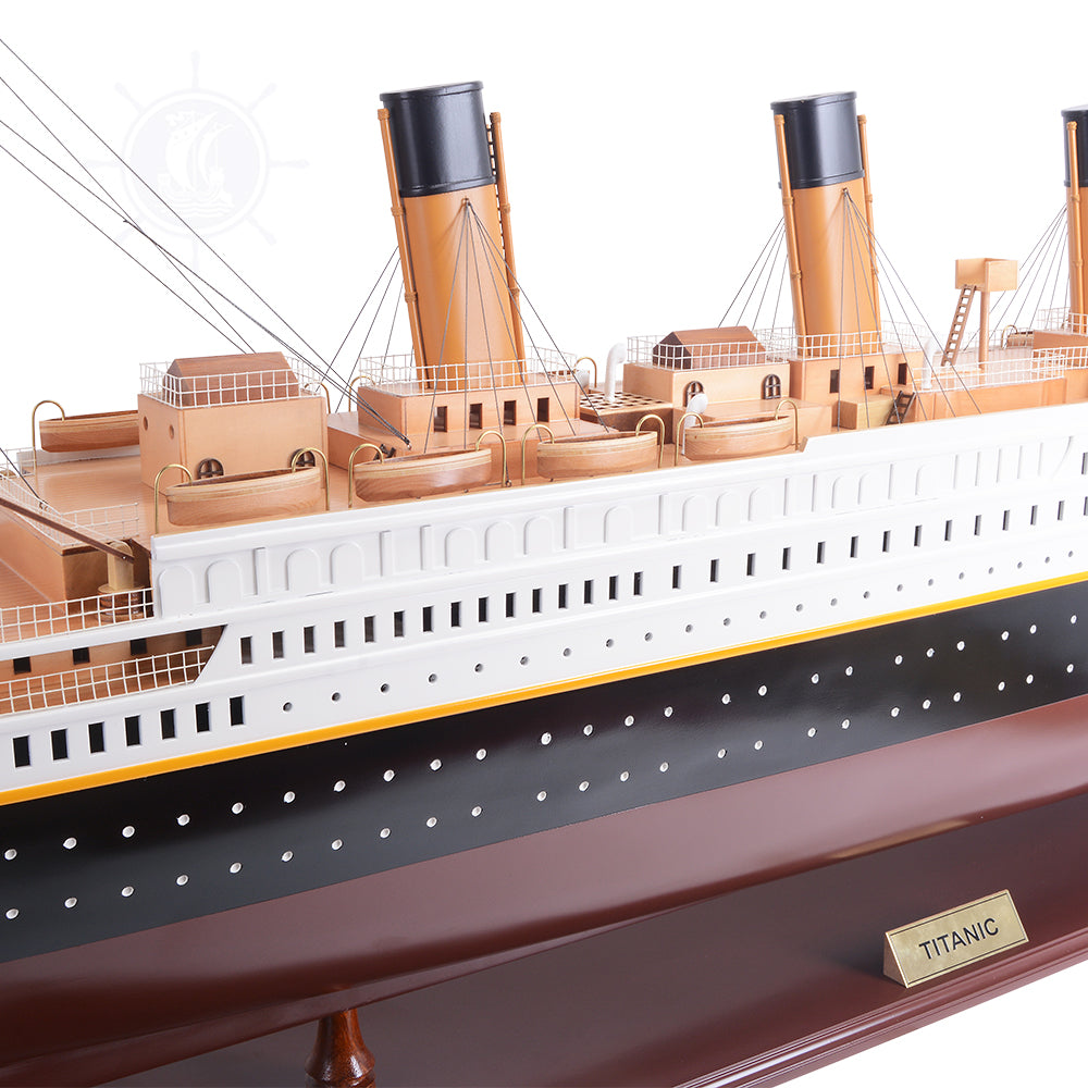 Titanic Painted XXL Exclusive Edition Cruiseship Model