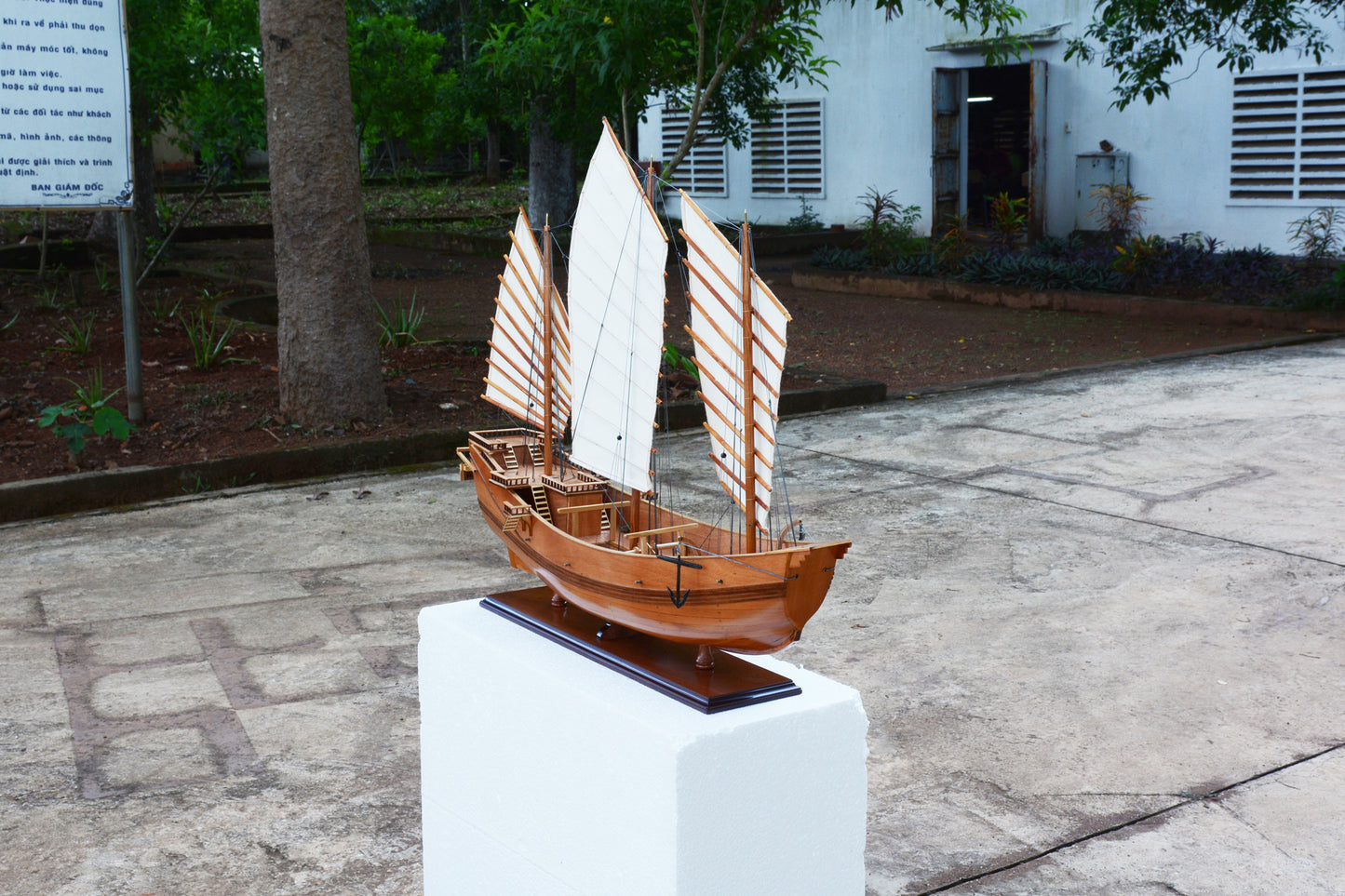 B511 - Chinese Junk L90