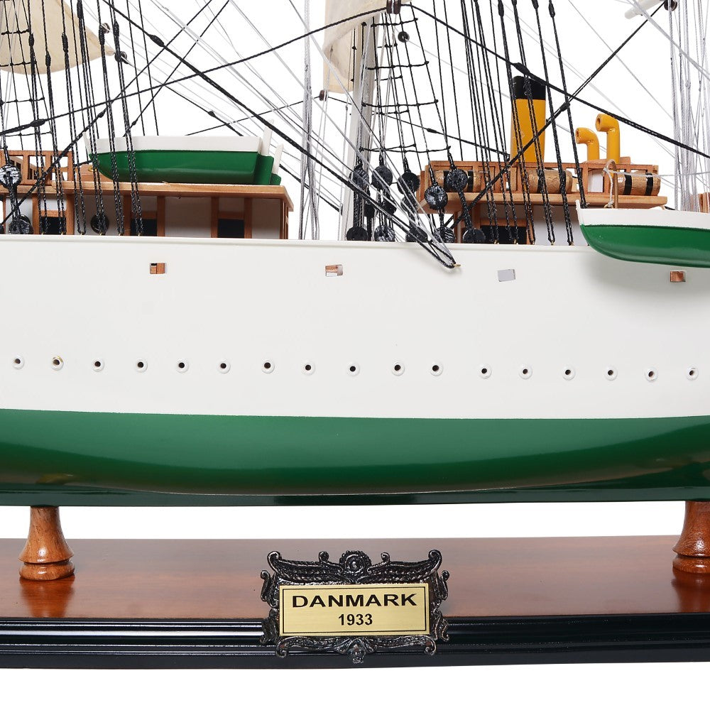 DANMARK PAINTED MODEL SHIP | High-quality | Fully Assembled Wooden Ship Models For Wholesale