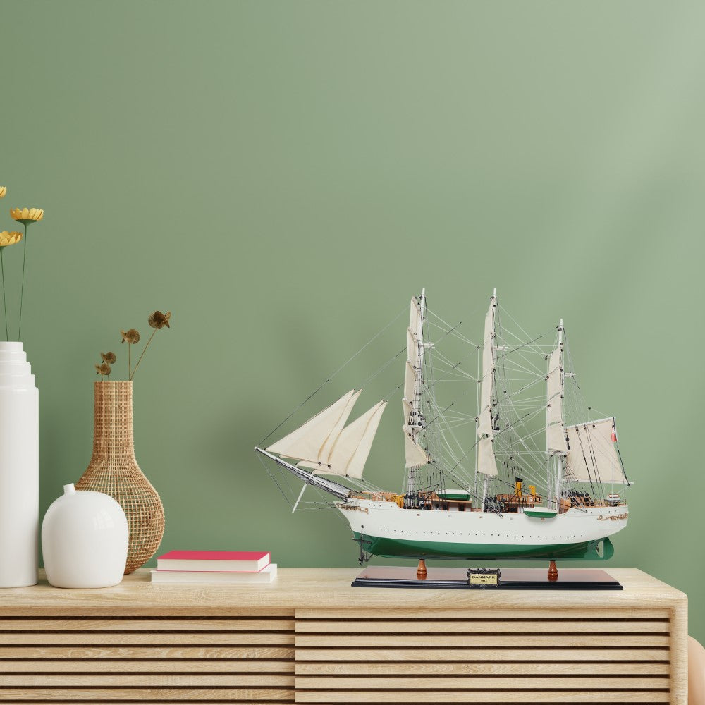 DANMARK PAINTED MODEL SHIP | High-quality | Fully Assembled Wooden Ship Models For Wholesale