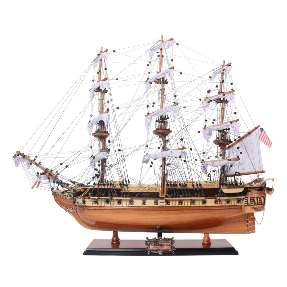 USS CONSTITUTION MODEL SHIP MEDIUM | High-quality | Fully Assembled Wooden Ship Models For Wholesale