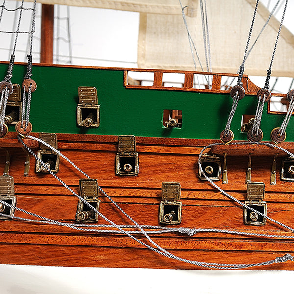T196 - Norske Love Painted Admiral Line
