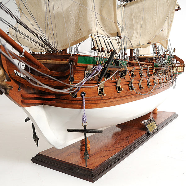 T196 - Norske Love Painted Admiral Line