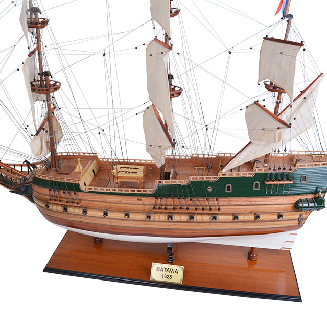 BATAVIA XXL 120CM PAINTED | High-quality | Fully Assembled Wooden Ship Models For Wholesale