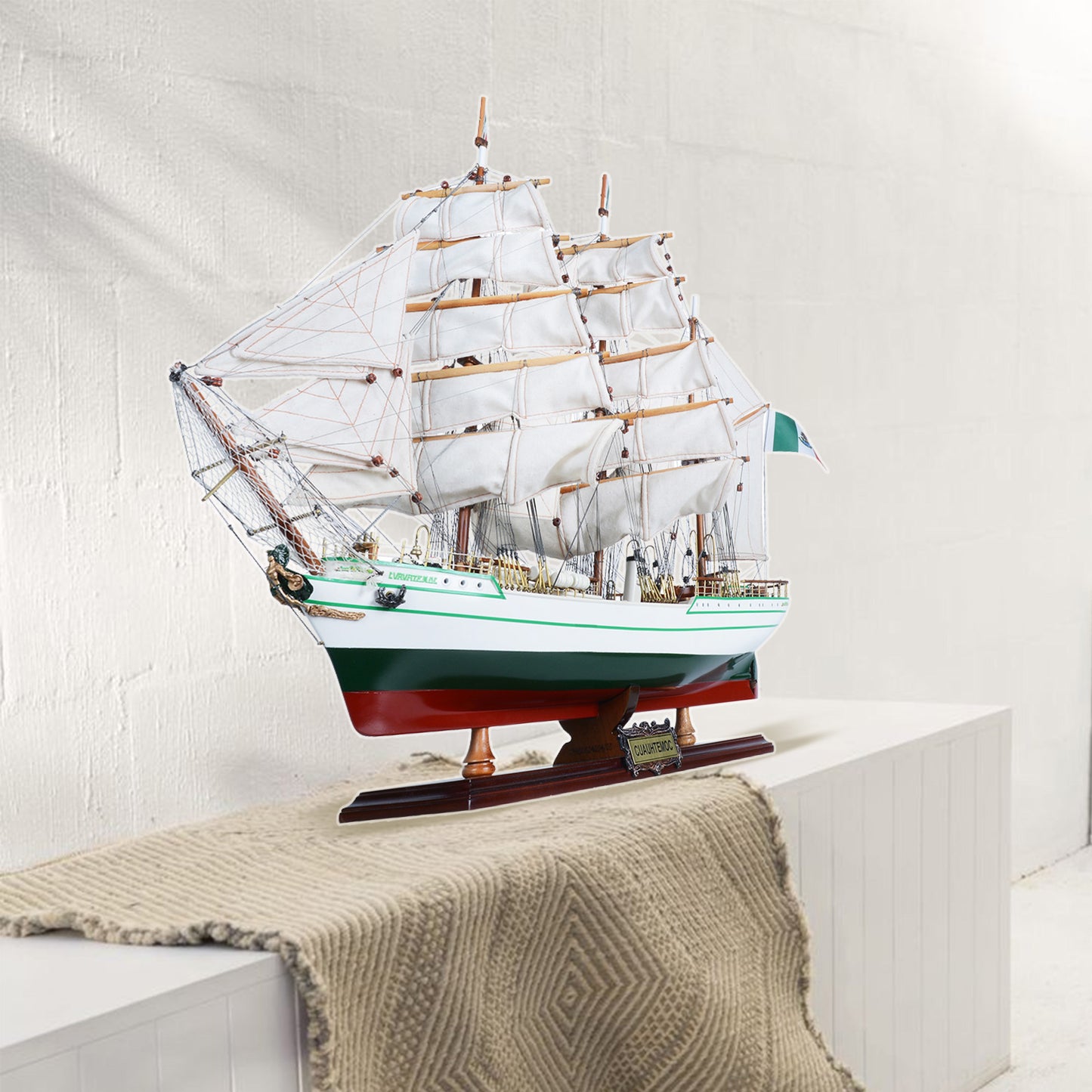 T390 - Cuauhtemoc Medium (curved sails)