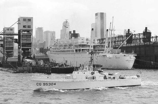 USCGC Cape Gull (WPB-95304) L76cm Ship Model