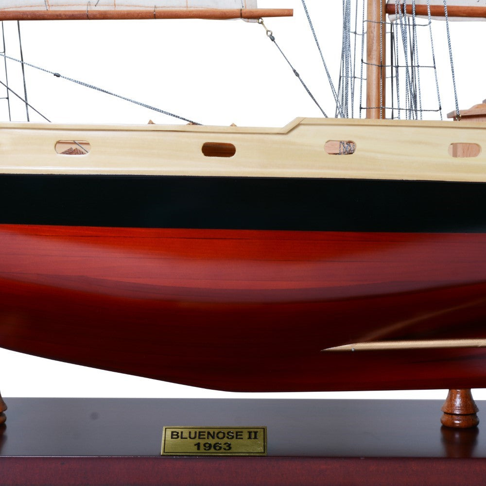 BLUENOSE II PAINTED MEDIUM Model Yacht | Partially Assembled Wooden Yacht Model For Wholesale