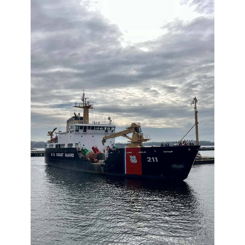 USCGC Oak (WLB-211) L76cm Ship Model