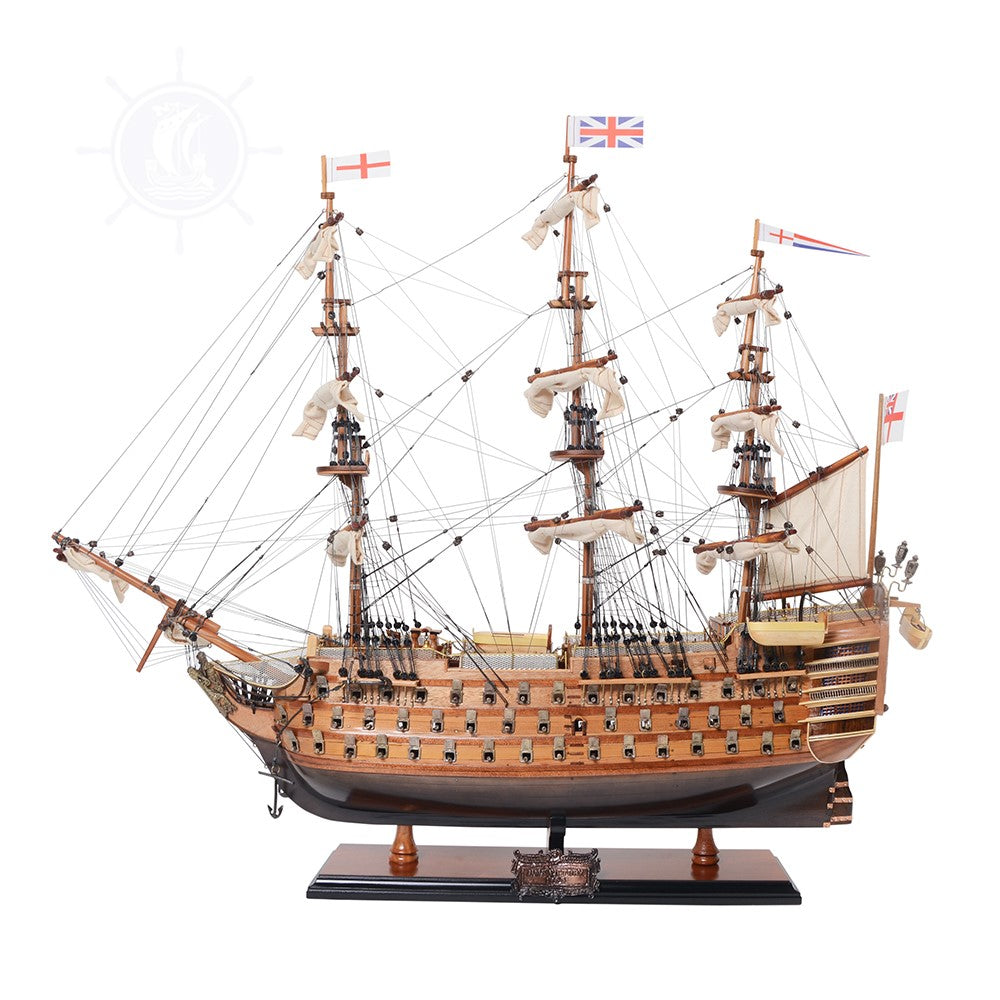 HMS Victory Midsize with Display Case