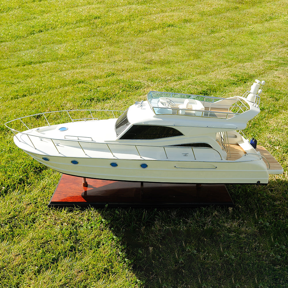 VIKING SPORT MODEL BOAT YACHT L90 | High-quality | Fully Assembled Wooden Model boats For Wholesale