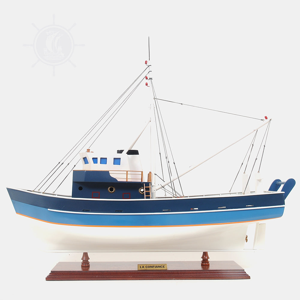 LA CONFIANCE MODEL BOAT PAINTED | Museum-quality | Fully Assembled Wooden Model boats