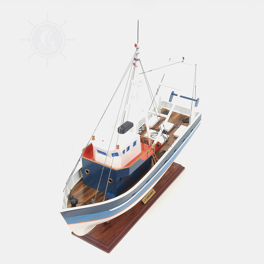 LA CONFIANCE MODEL BOAT PAINTED | Museum-quality | Fully Assembled Wooden Model boats