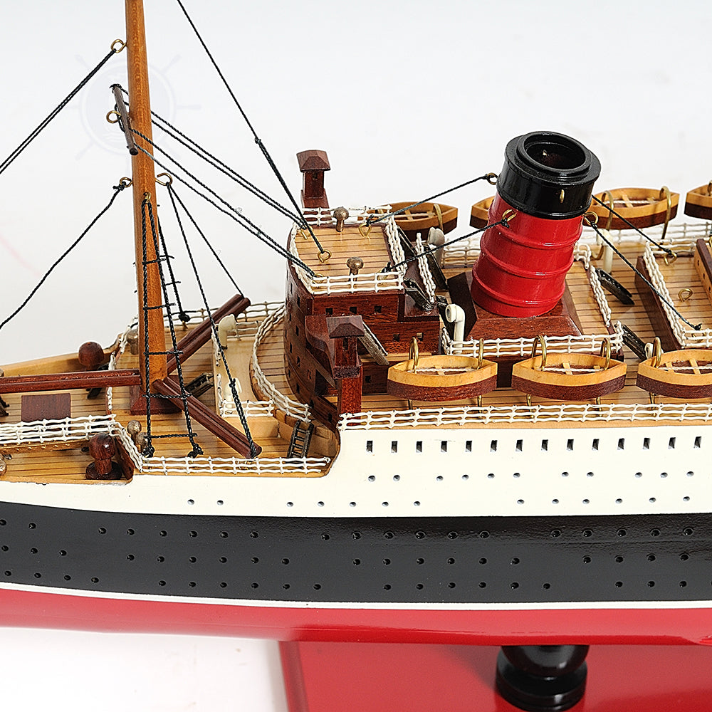 QUEEN MARY CRUISE SHIP MODEL LARGE WITH DISPLAY CASE| High-quality Cruiser| Fully Assembled Wooden Model Ship