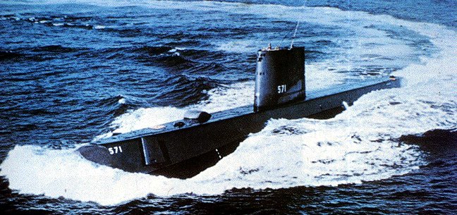 USS Nautilus Submarine (SSN-571) 30 Inches Model
