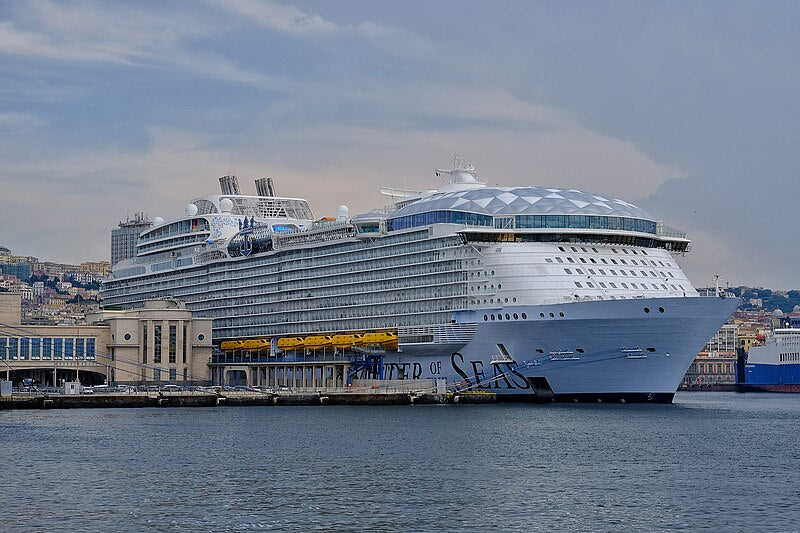 American Wonder of the Seas (Oasis Class) – Royal Caribbean 36 Inches Ship Model
