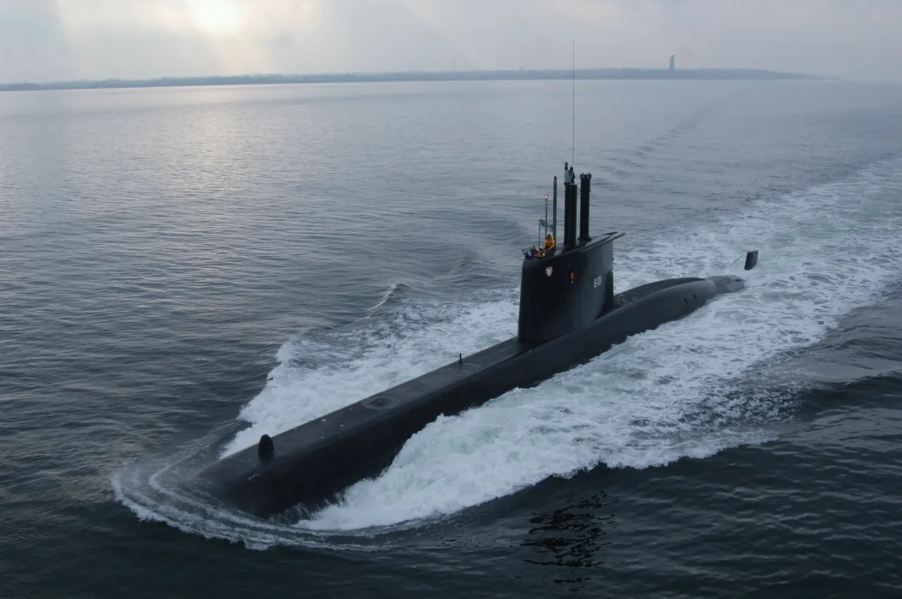 German Type 209 Submarine (U-Boot Klasse 209) 36 Inches Model