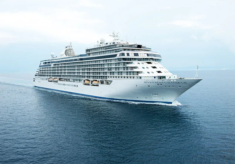 American Seven Seas Grandeur (Explorer-Class) Cruise Ship 30 Inches Model