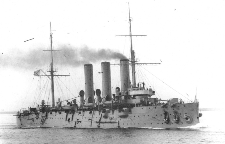 Russian Aurora Pallada-Class (1900) 36 Inches Protected Cruiser Model
