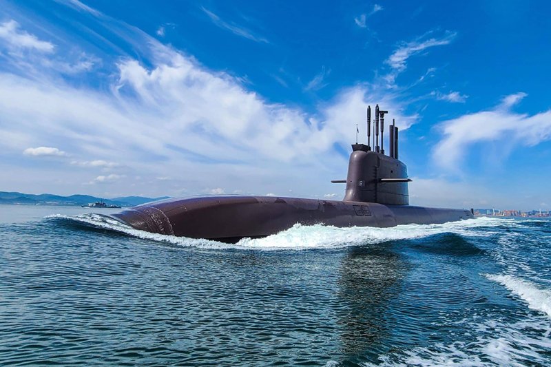 South Korean Dosan Ahn Changho Submarine (KSS-III) 30 Inches Model