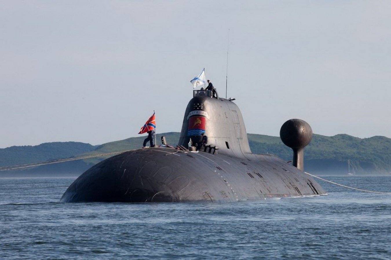 Russian K-152 Nerpa Akula-Class Submarine (Project 971) 36 Inches Model