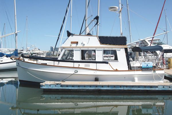 American Grand Banks 32 (Grand Banks Series) 30 Inches Ship Model