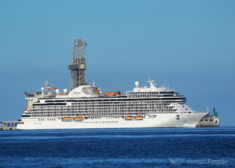 American Seven Seas Grandeur (Explorer-Class) Cruise Ship 30 Inches Model