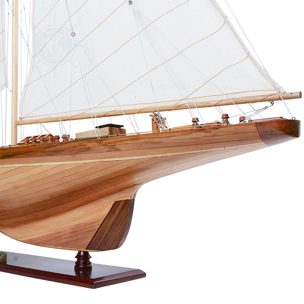 ENDEAVOUR Model Yacht Xlarge | Museum-quality | Fully Assembled Wooden Ship Model For Wholesale