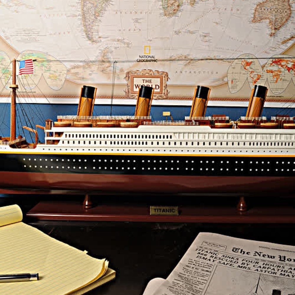 RMS TITANIC CRUISE SHIP MODEL MIDSIZE WITH DISPLAY CASE