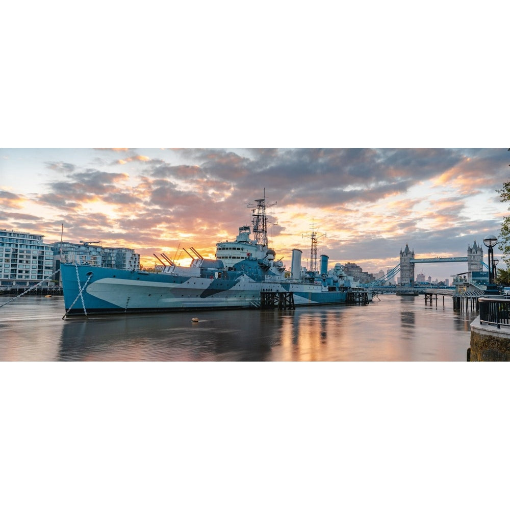 HMS Belfast (C35) Town-Class Light Cruiser 36 Inches Model