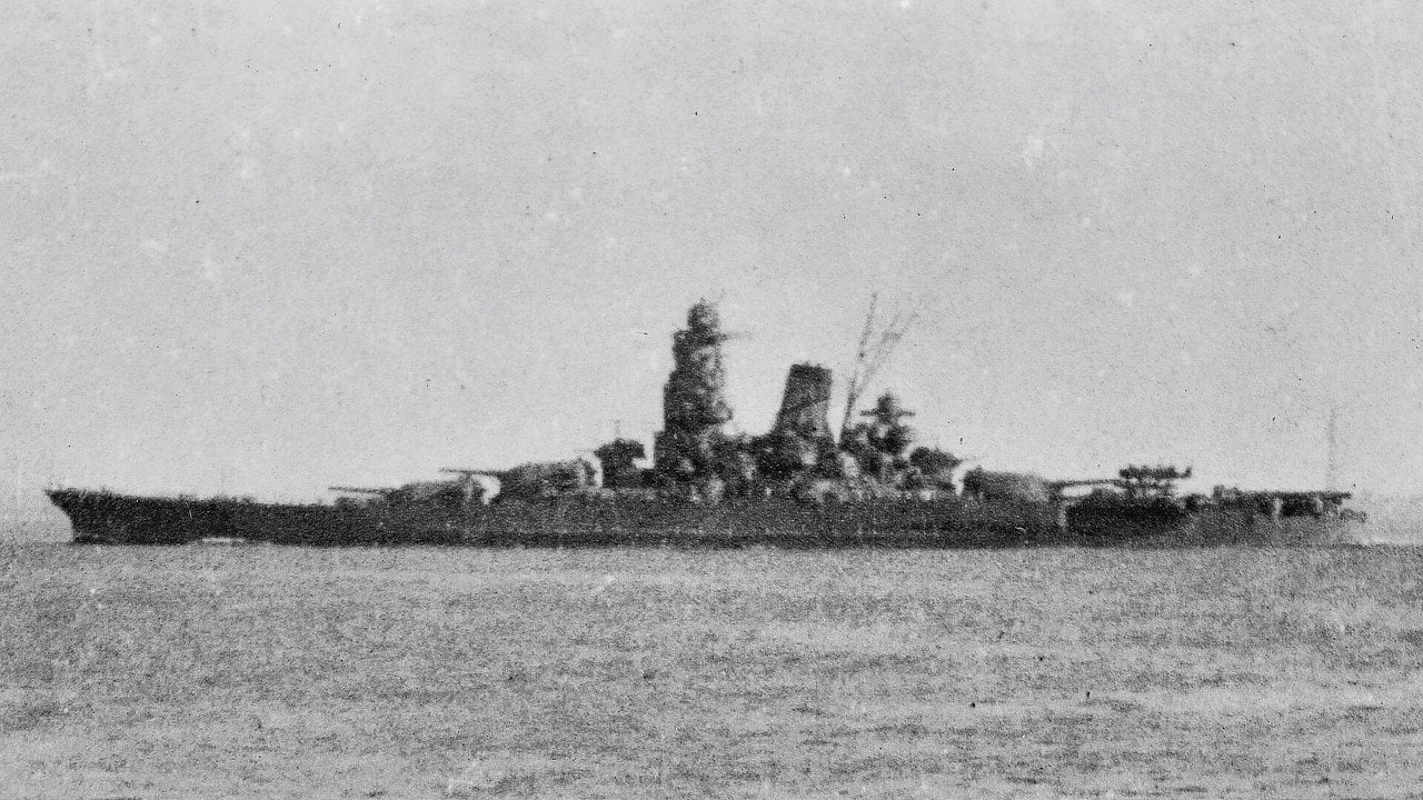 Japanese Yamato Battleship (1941) 30 Inches Model
