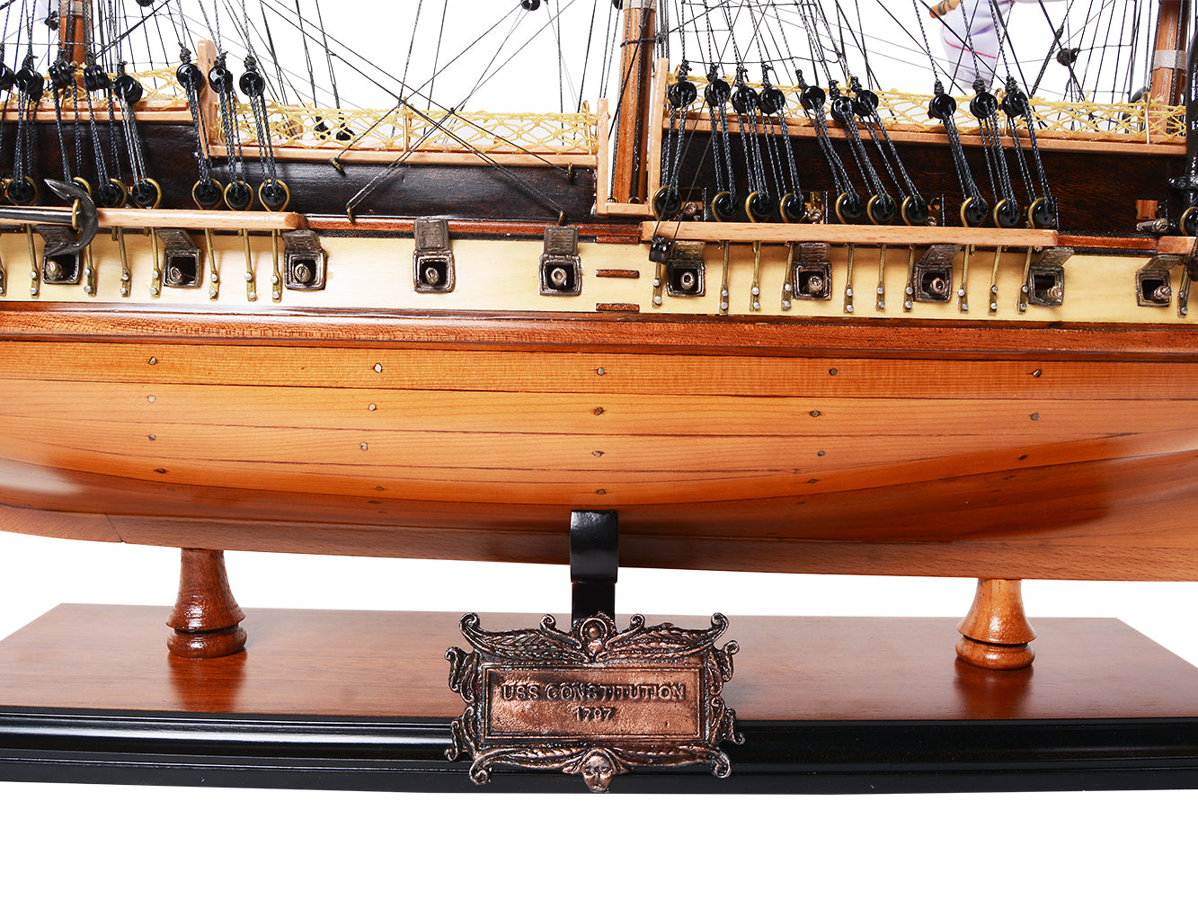 USS CONSTITUTION MIDSIZE WITH DISPLAY CASE | High-quality | Fully Assembled Wooden Ship Model