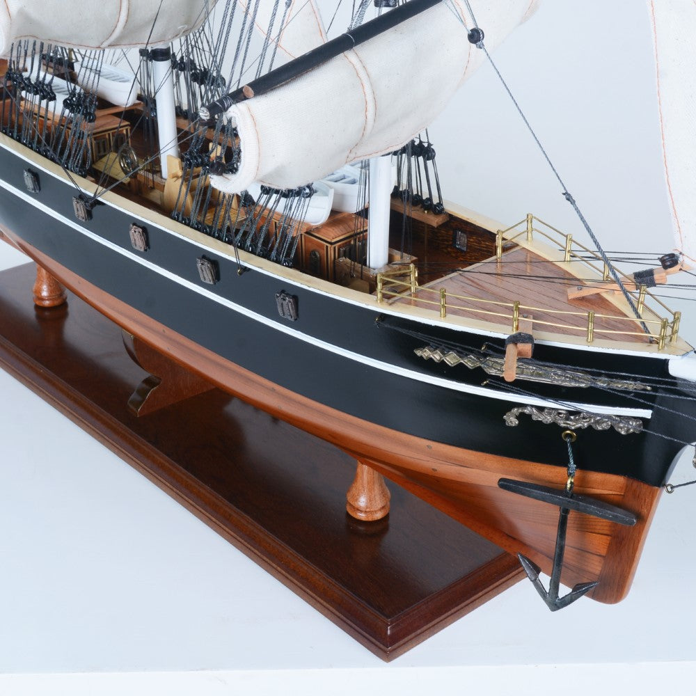 T123C - Cutty Sark (curved sail)