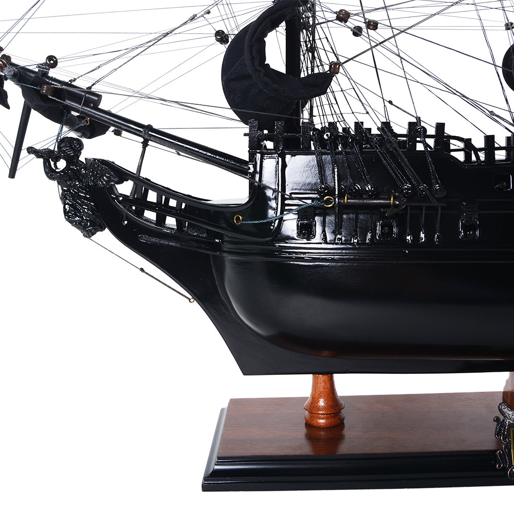 Black Pearl Pirate Ship Midsize With Display Case