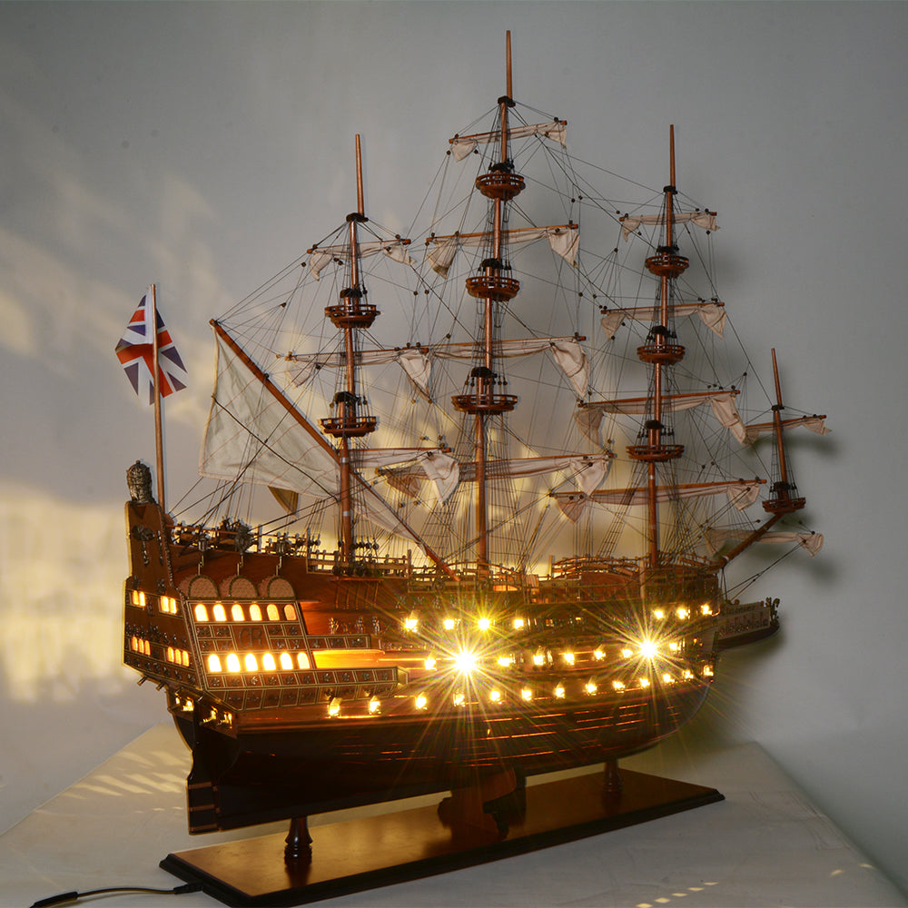 T374 - Sovereign of the Sea XL with lights