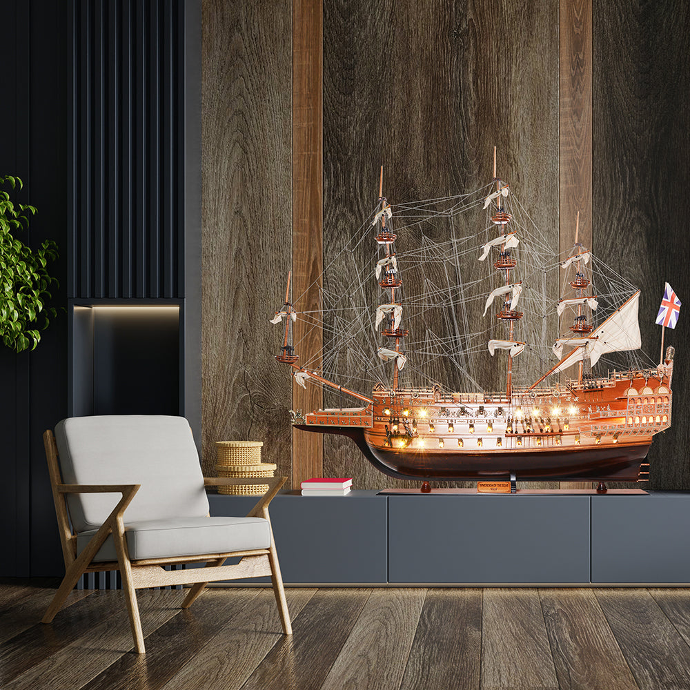 T374 - Sovereign of the Sea XL with lights