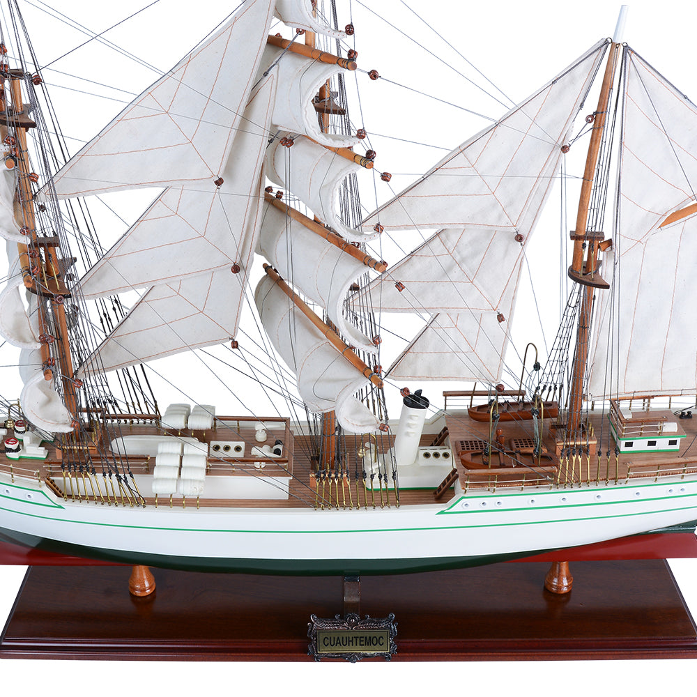 T391 - Cuauhtemoc Large (curved sails) L80