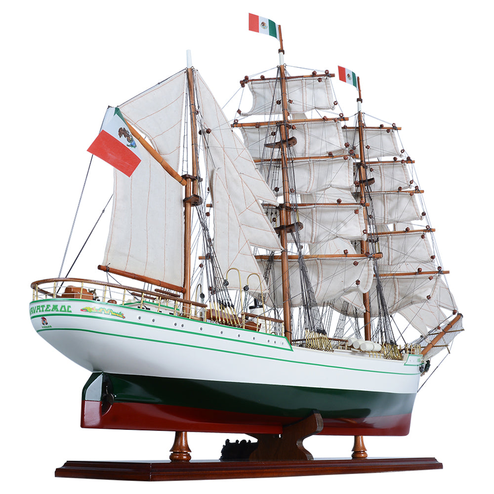T391 - Cuauhtemoc Large (curved sails) L80